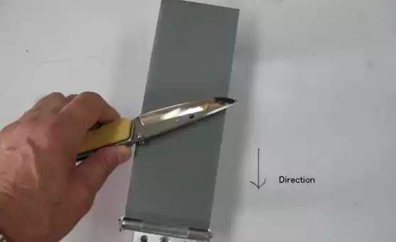 Please paint oil on the sandpaper and grind your knife. Please do no push the knife in the direction on the tip of the blade. There is a possibility of cutting the sandpaper.